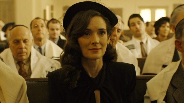 Evelyn Finkel at a synagogue in The Plot Against America