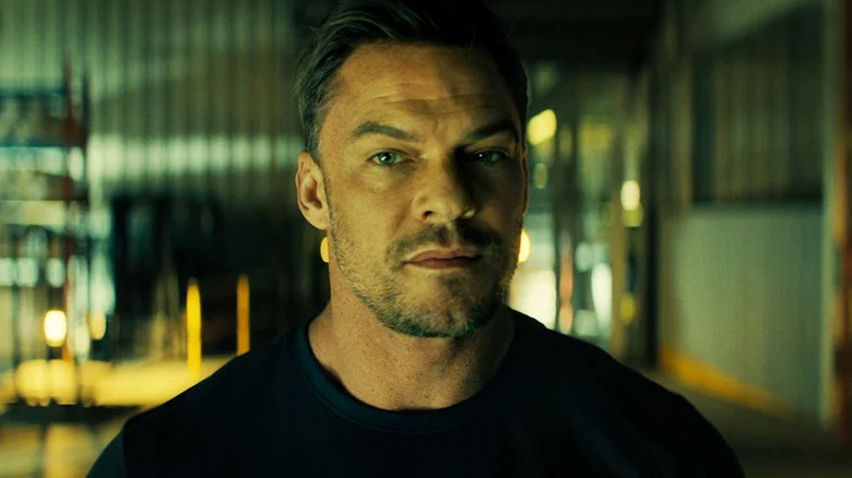 Alan Ritchson as Jack Reacher in Reacher