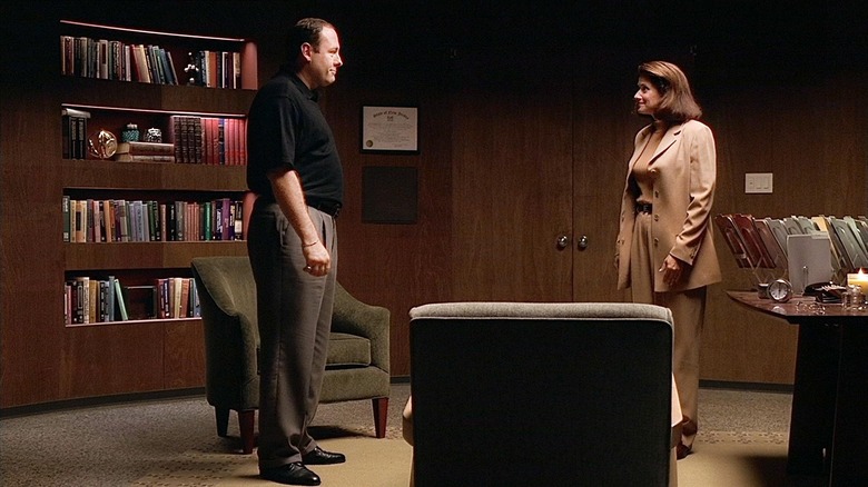 Tony Soprano (James Gandolfini) meets Jennifer Melfi (Lorraine Bracco) in her office in The Sopranos