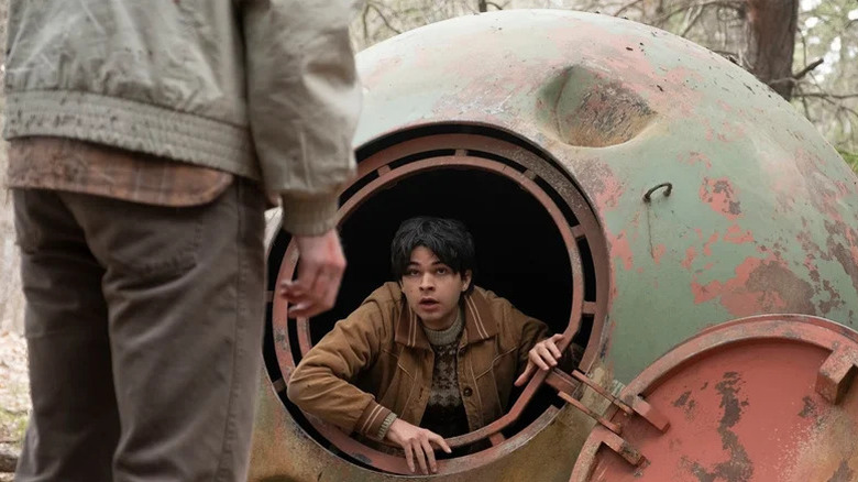 Daniel Zolghadri's Jakob inside the Transposer sphere on Tales from the Loop