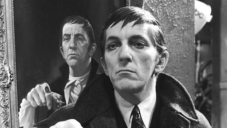 Barnabas Collins stands in front of a portrait in Dark Shadows