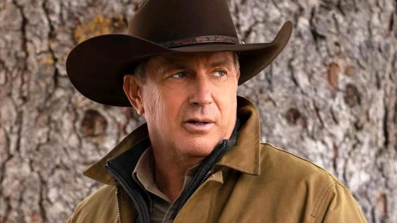 Kevin Costner's John Dutton wearing a brown cowboy hat on Yellowstone