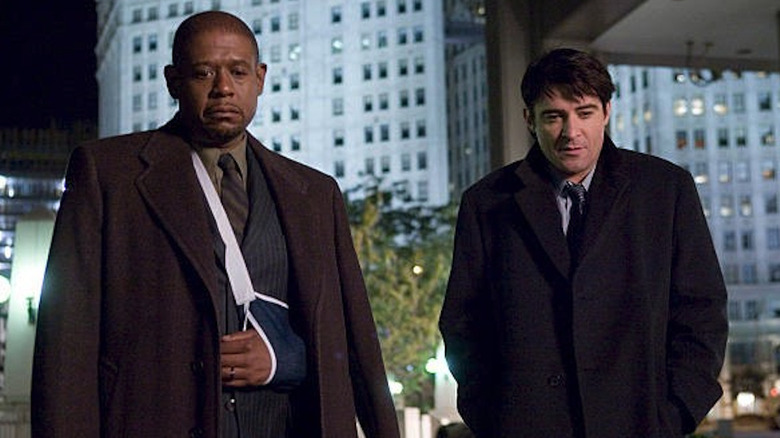 Curtis Ames stands next to Luka Kovač  in ER