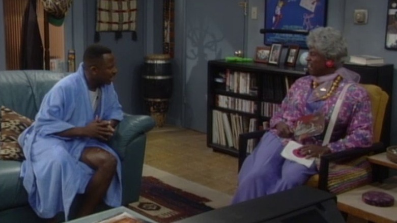 Martin talking to Mama Payne on Martin S1E1