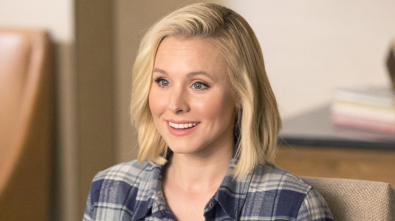 Kristen Bell as Eleanor smiling in The Good Place