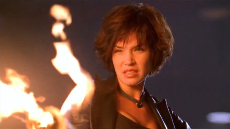 Ashley Scott's Huntress using fire on Birds of Prey