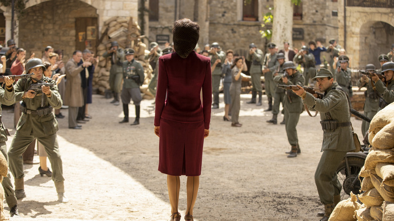 Maeve surrounded by German WWII soldiers in "Westworld" (2016)