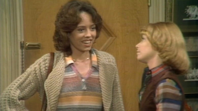 Ann (Bonnie Franklin) looking at Julie (Mackenzie Phillips) on One Day at a Time