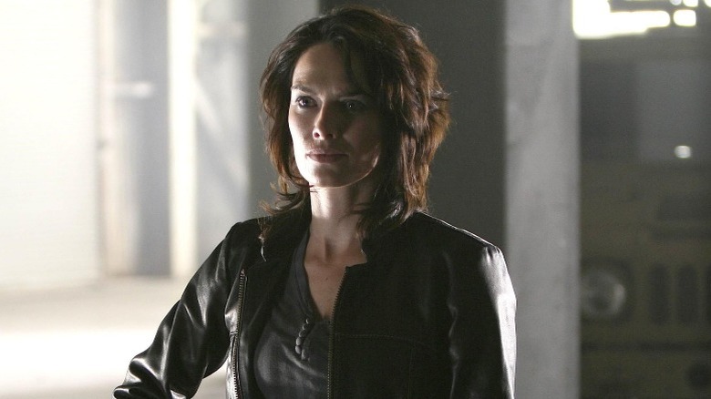 John Connor (Thomas Dekker) and Cameron (Summer Glau) standing together in Terminator: The Sarah Connor Chronicles