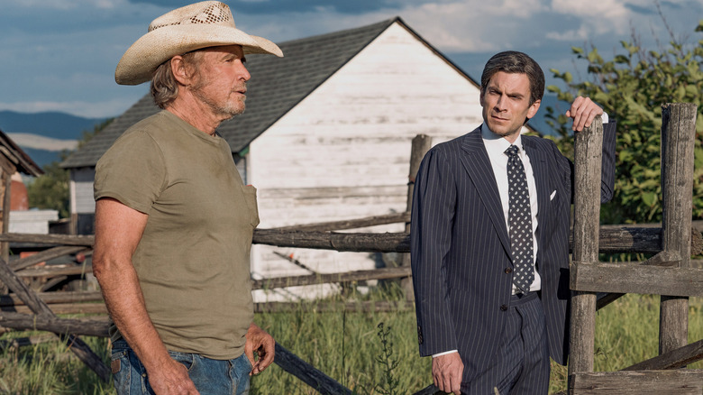 Garrett Randle stands next to Jamie Dutton in Yellowstone
