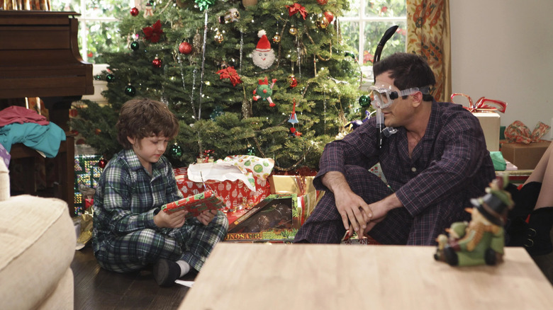 Phil Dunphy (Ty Burrell) wears snorkel mask in Modern Family