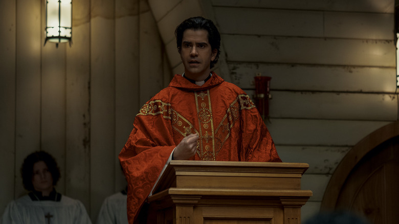 Father Paul Hill (Hamish Linklater) delivers a sermon from his pulpit in Midnight Mass