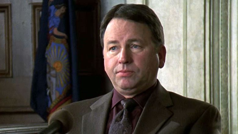 Dr. Richard Manning (John Ritter) takes the stand in Law and Order Special Victims Unit.