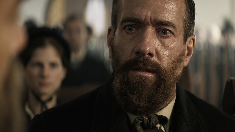 Matthew Macfadyen as Charles Guiteau looking sweaty and scared in Death By Lightning