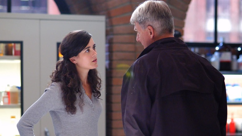 Mark Harmon's Leroy Jethro Gibbs talking to Cote De Pablo's Ziva David on NCIS
