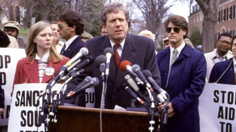 Michael Murphy as Jack Tanner, giving a press conference in Tanner '88.