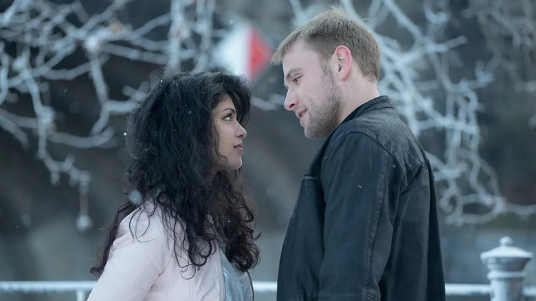 Kala Dandekar (Tina Desai) looks romantically at Wolfgang Bogdanow (Max Riemelt) on Sense8