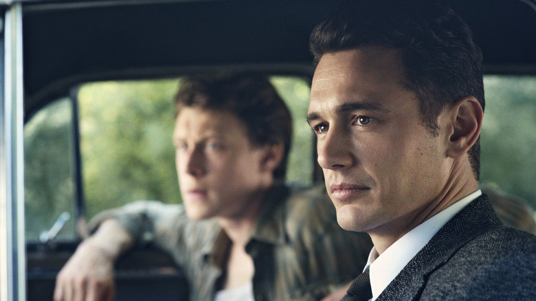 James Franco as Jake Epping sits next to George MacKay as Bill Turcotte on 11.22.63.