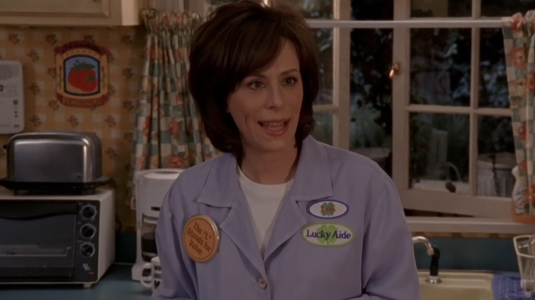 Jane Kaczmarek as Lois wearing a uniform in Malcolm in the Middle
