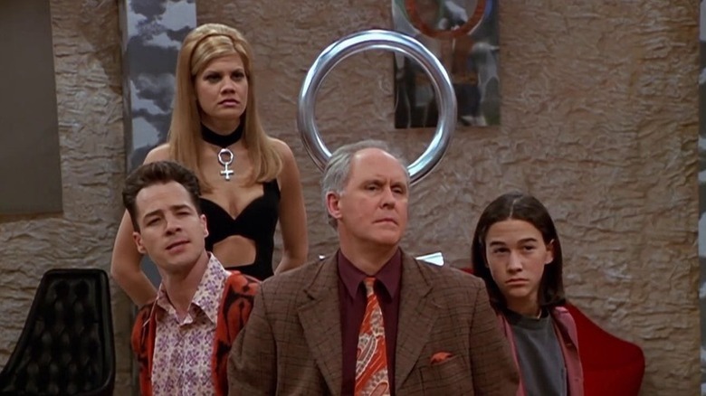 Kristen Johnston as Sally, French Stewart as Harry, John Lithgow as Dick, and Joseph Gordon-Levitt as Tommy in 3rd Rock From The Sun