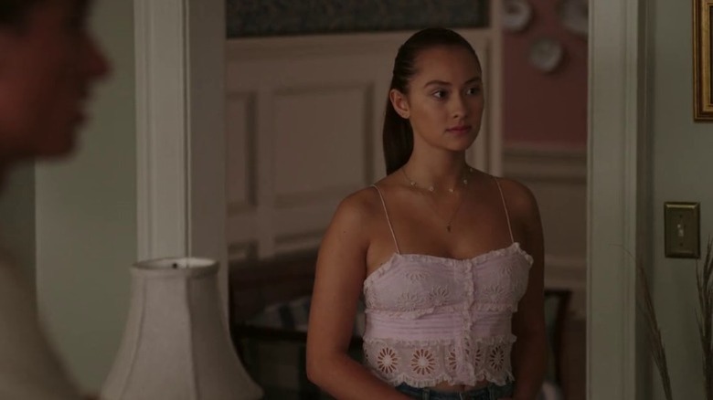 Belly standing near an archway with a serious expression on The Summer I Turned Pretty S2E3