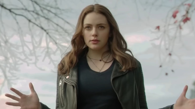 Danielle Rose Russell's Hope Mikaelson extending her fingers in Legacies