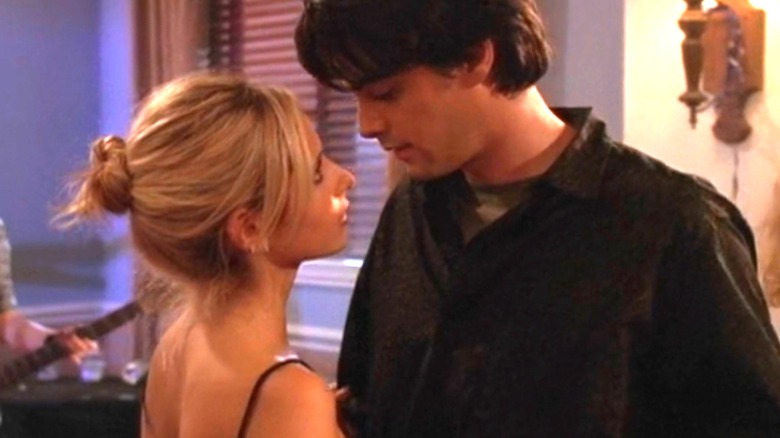 Sarah Michelle Gellar as Buffy dancing with Adam Kaufman (Parker) in "Buffy the Vampire Slayer."