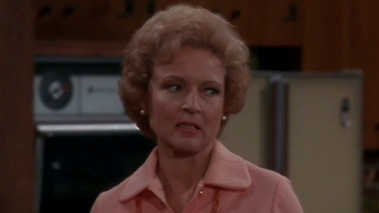 Sue Ann looking worriedly to her left on The Mary Tyler Moore Show S5E7