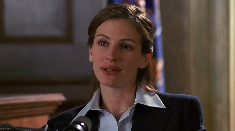 Julia Roberts as Katrina Ludlow, on the stand in Law & Order.