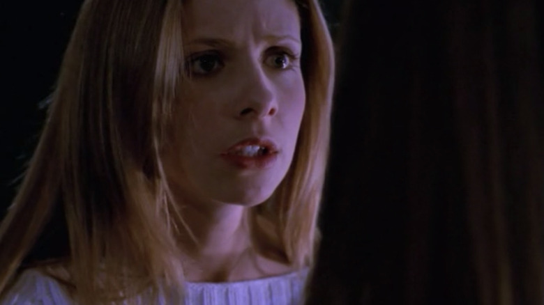 Buffy talks to Dawn in "Buffy the Vampire Slayer"