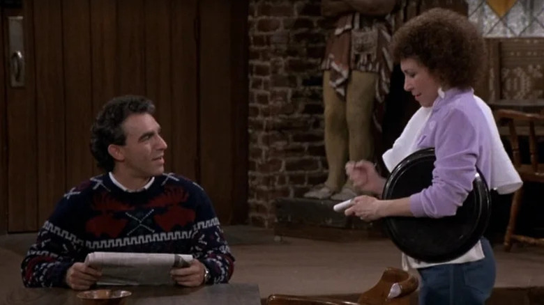 Jay Thomas as Eddie LeBec talks to Rhea Perlman as Carla Tortelli in Cheers