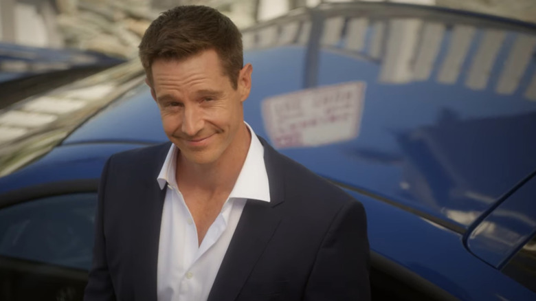 Jason Dohring as Logan Echolls smiles on Veronica Mars