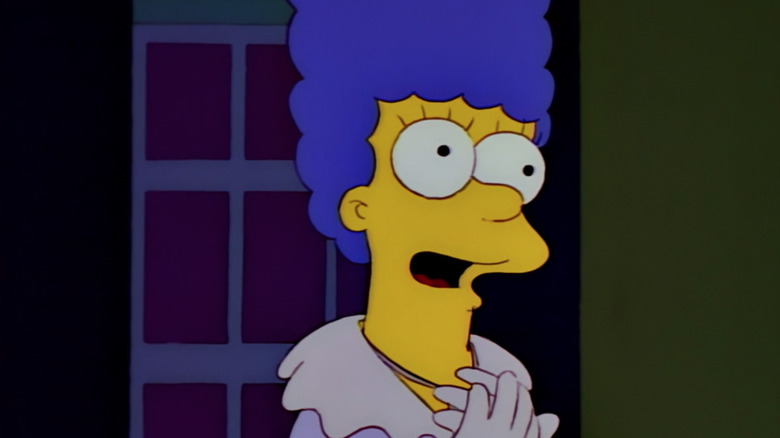 Marge sings onstage in "A Streetcar Named Marge"