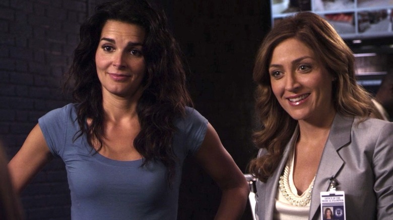 Jane Rizzoli (Angie Harmon) and Maura Isles (Sasha Alexander) are incredulous on a case on Rizzoli & Isles