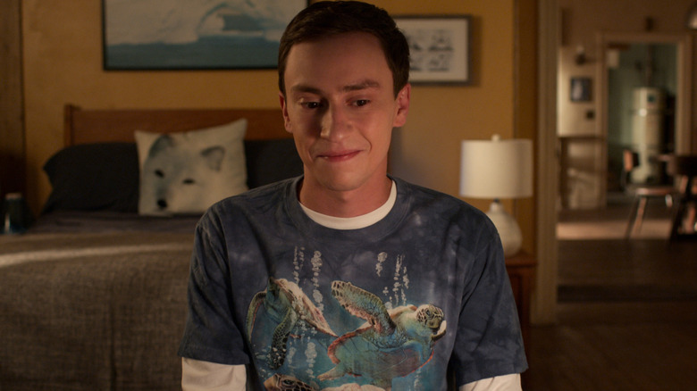Sam Gardner (Keir Gilchrist) smirking on Atypical