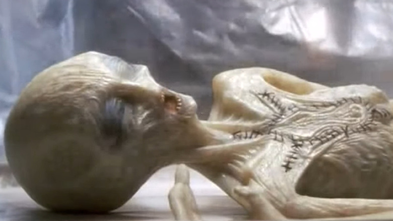 An alien corpse unveiled on Dark Skies