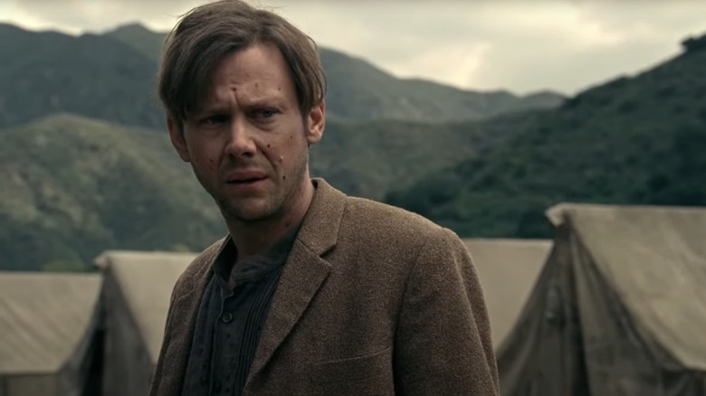 Jimmi Simpson's William learns how to get violent on Westworld.