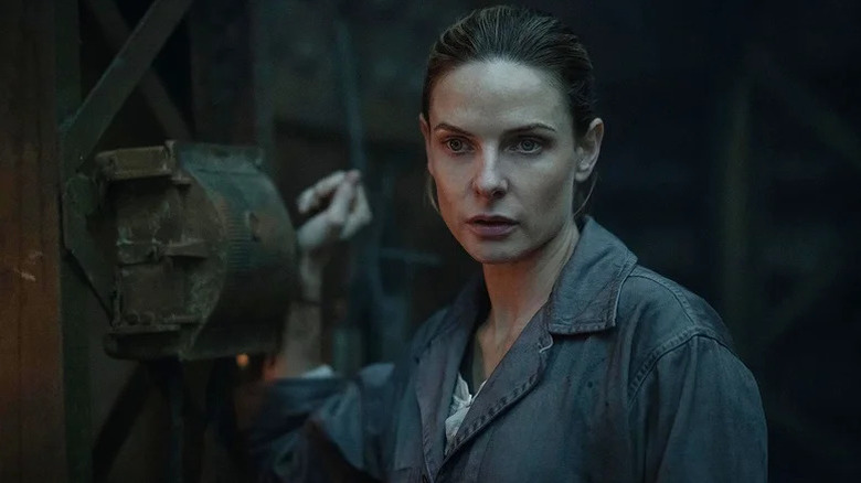 Juliette wearing jumpsuit in Silo