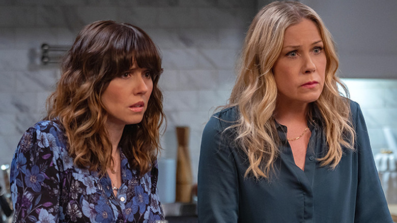 Linda Cardellini as Judy and Christina Applegate as Jen in Dead to Me