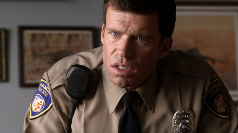 Taylor Sheridan as Deputy Chief David Hale, appearing angry in Sons of Anarchy.