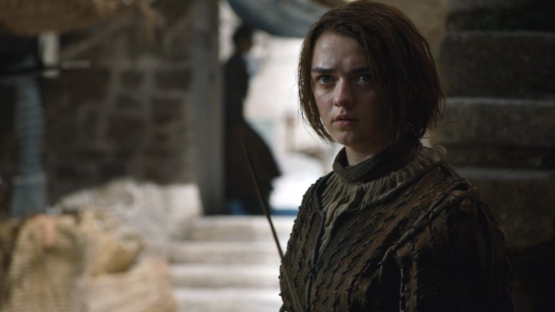 Arya brandishing Needle on Game of Thrones S5E2