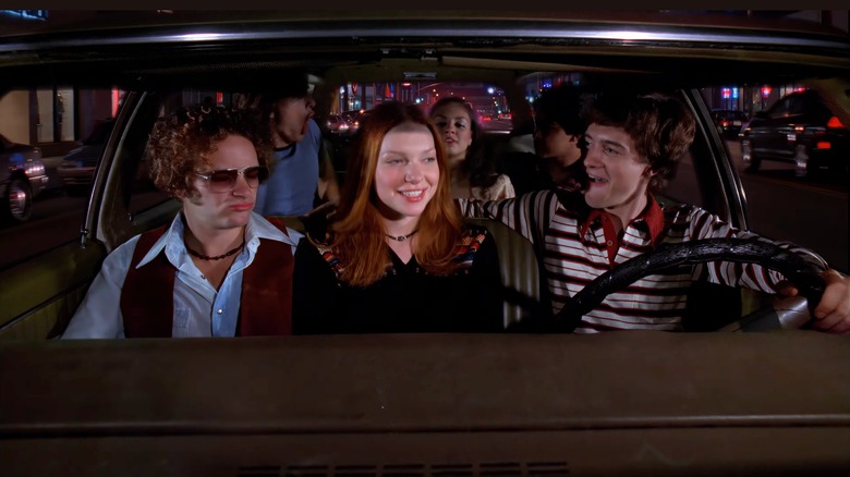 Michael, Jackie, Fez, Hyde, Donna, and Eric all in his car and singing