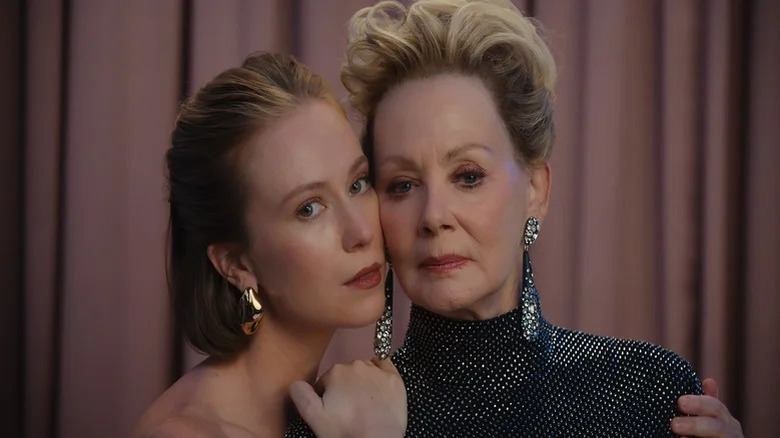 Hannah Einbinder as Ava and Jean Smart as Deborah mugging for the cameras in Hacks season 4