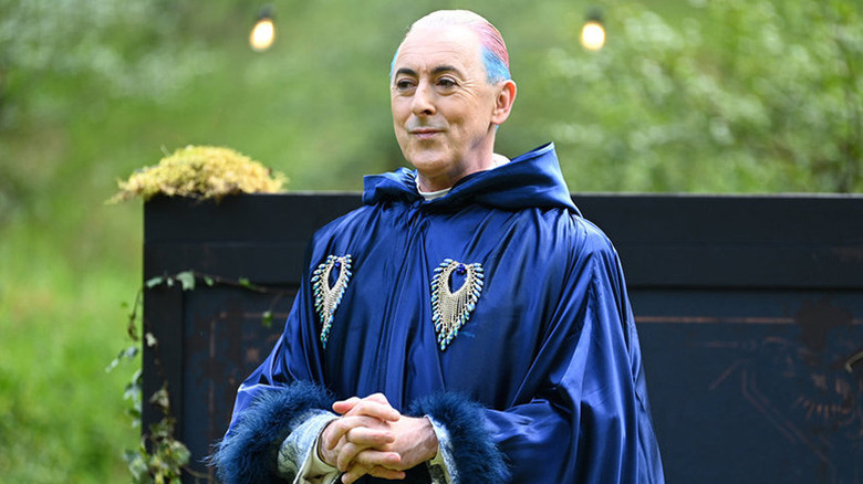 Alan Cumming hosts The Traitors Season 4