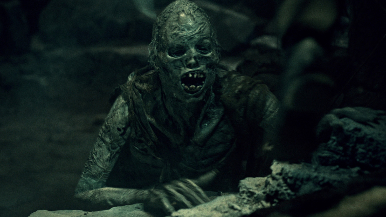 5 Best Horror Miniseries Streaming On Netflix