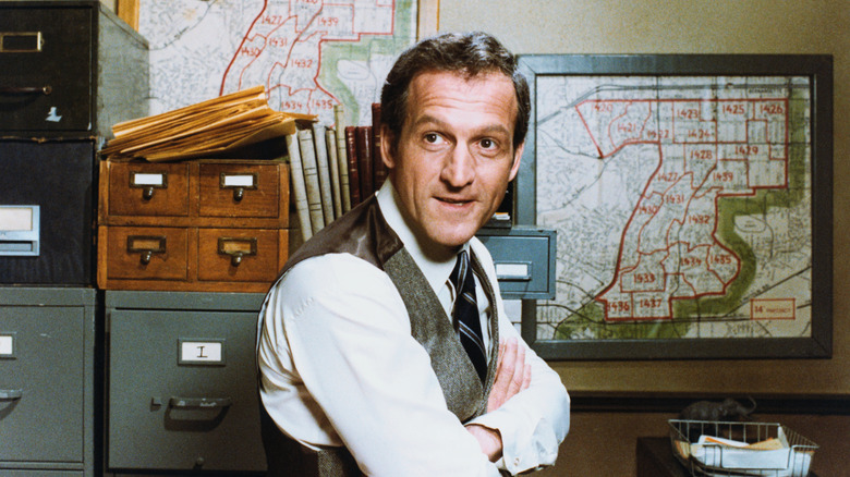 Frank Furillo in a police station in "Hill Street Blues" (1981)