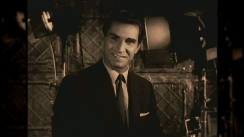 Peter Mark Richman appears in a TV promo for "Cain's Hundred" (1961)