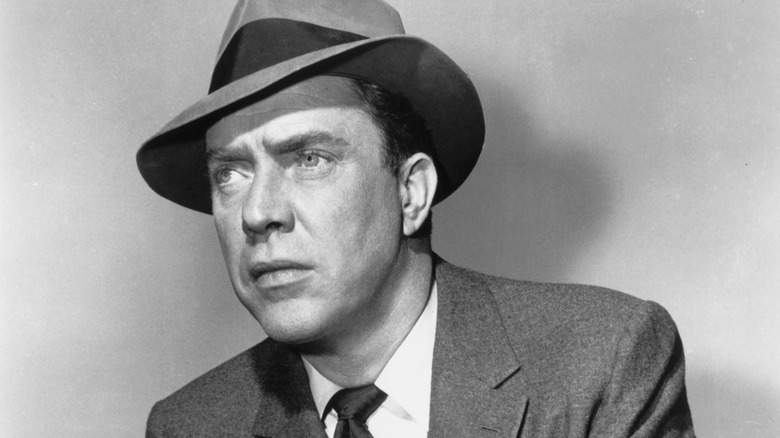 Edmond O'Brien poses for a promotional portrait for "Johnny Midnight" (1961)