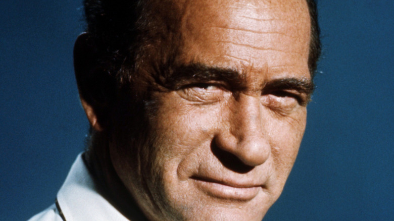 a close-up portrait of Carl Kolchak in Kolchak: The Night Stalker (1974)