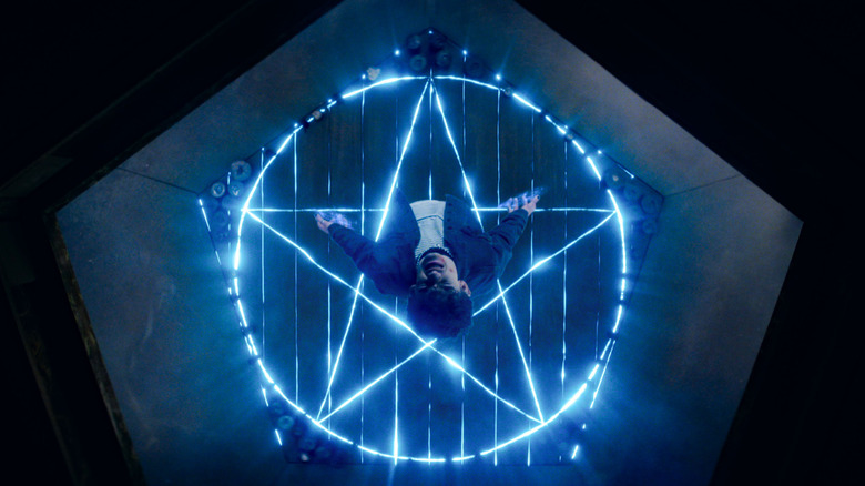 Billy Maximoff stands in a glowing pentacle in "Agatha All Along" (2024)